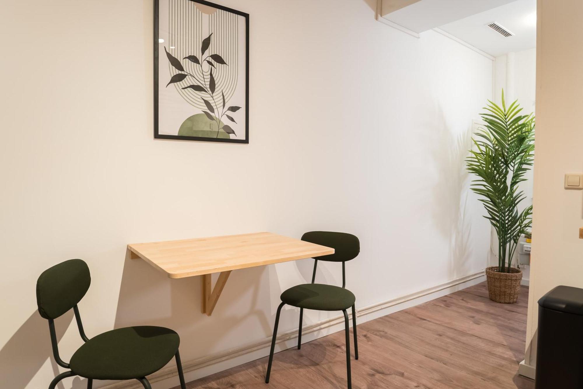 Spacious 1-Bedroom Apartment In Kreuzberg Berlijn Buitenkant foto